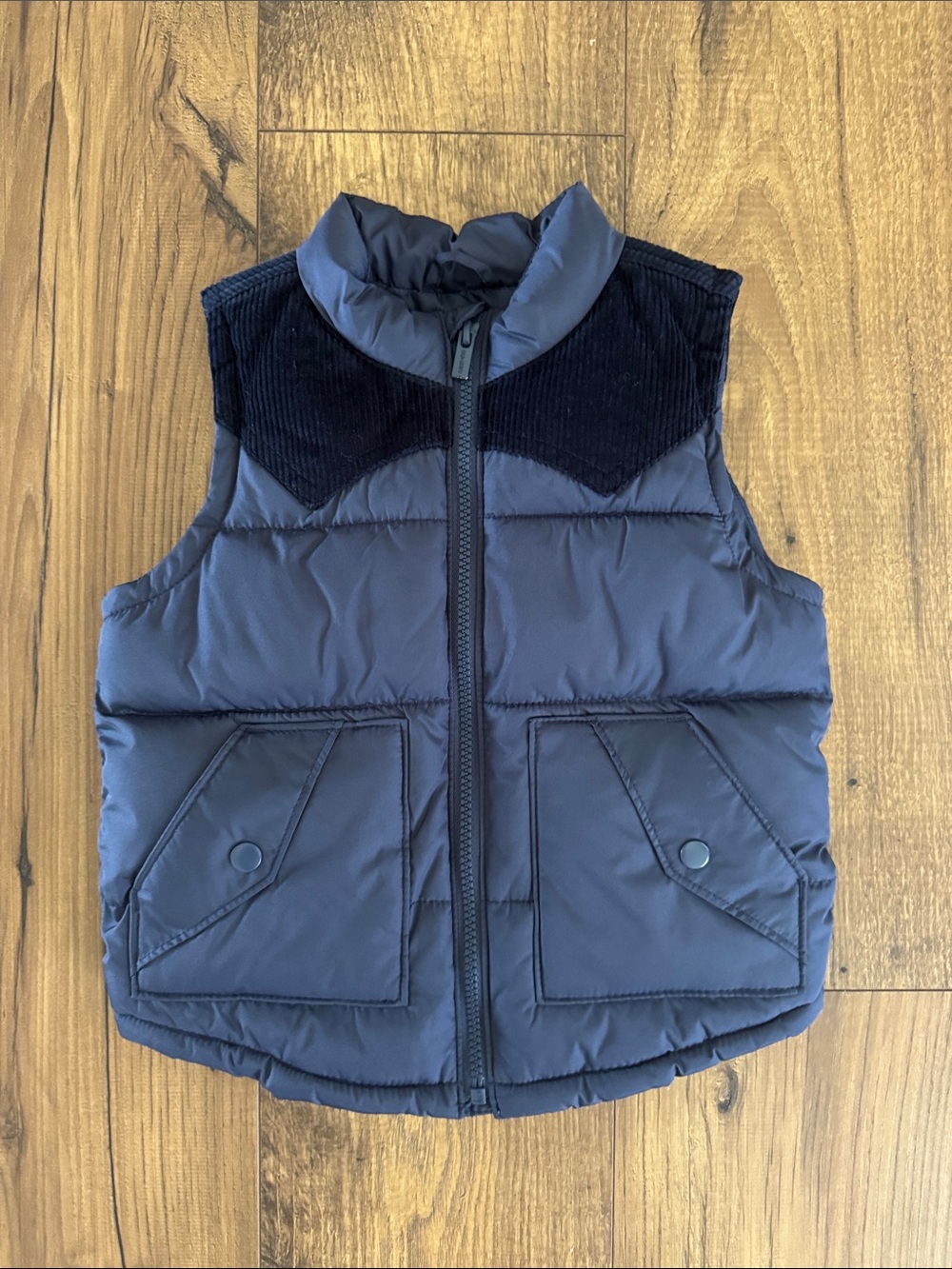 Old Navy navy toddler boys vest, size 4T